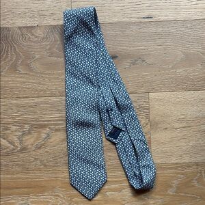 Vineyard Vines blue fan pattern Men's Tie